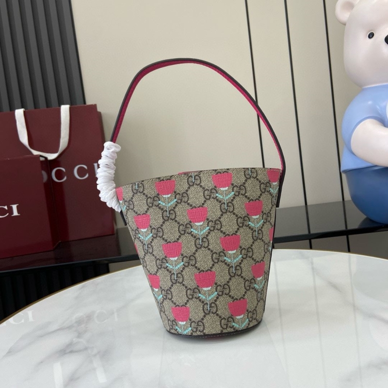 G*u*i bucket bags
